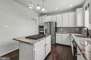12960 Park Crescent Cir, Herndon, VA 20171 - Photo 14