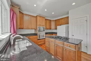 8177 McCauley Way, Lorton, VA 22079 - Photo 6