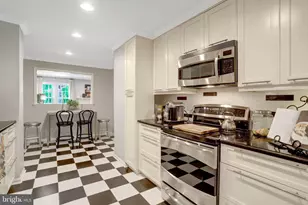1956 Hopewood Dr, Falls Church, VA 22043 - Photo 12