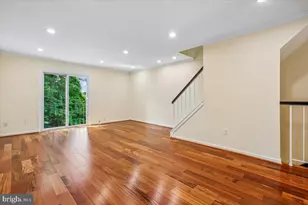 8562 Springfield Oaks Dr, Springfield, VA 22153 - Photo 4