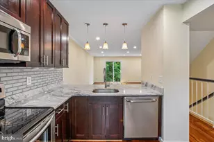 8562 Springfield Oaks Dr, Springfield, VA 22153 - Photo 4