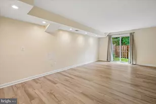 8562 Springfield Oaks Dr, Springfield, VA 22153 - Photo 10