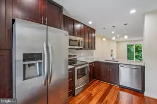 8562 Springfield Oaks Dr, Springfield, VA 22153 - Photo 2