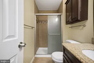 12011 Golf Ridge Ct, Fairfax, VA 22033 - Photo 16