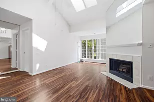 12011 Golf Ridge Ct, Fairfax, VA 22033 - Photo 4