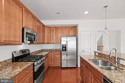 5625 Harrington Falls Lane, Alexandria, VA 22312 - Photo 8