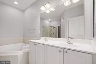 5625 Harrington Falls Ln, Alexandria, VA 22312 - Photo 20