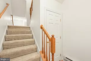 5625 Harrington Falls Ln, Alexandria, VA 22312 - Photo 2