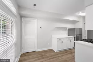 3318 Woodburn Village Dr, Annandale, VA 22003 - Photo 6