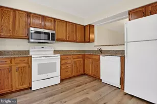 14643 Stone Range Dr, Centreville, VA 20120 - Photo 12