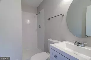 5416 New London Park Dr, Fairfax, VA 22032 - Photo 10