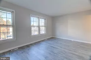 5416 New London Park Dr, Fairfax, VA 22032 - Photo 8