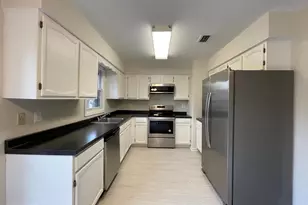14262 Heritage Crossing Ln, Centreville, VA 20120 - Photo 2