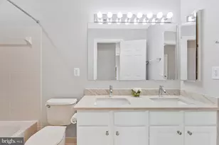 12850 Fair Heights Dr, Fairfax, VA 22033 - Photo 36
