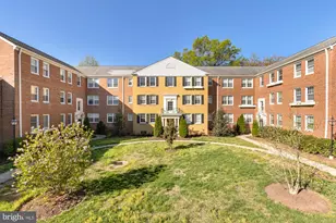 6715 W Wakefield Dr, Alexandria, VA 22307 - Photo 2