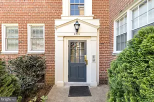 6715 W Wakefield Dr, Alexandria, VA 22307 - Photo 4