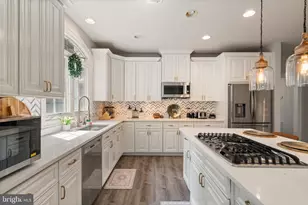 13757 Royal Red Terrace, Chantilly, VA 20151 - Photo 18
