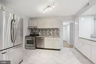 1635 Parkcrest Cir, Reston, VA 20190 - Photo 4