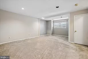 6039 Heatherwood Dr, Alexandria, VA 22310 - Photo 32