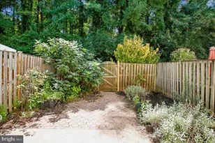 6039 Heatherwood Dr, Alexandria, VA 22310 - Photo 2