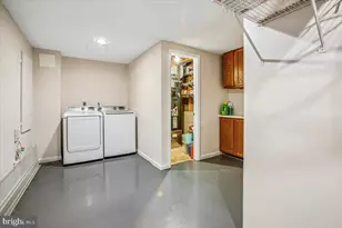 6039 Heatherwood Dr, Alexandria, VA 22310 - Photo 36