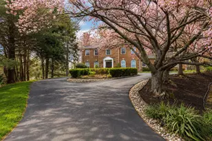 1172 Robindale Dr, Great Falls, VA 22066 - Photo 8