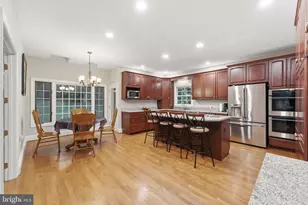 1172 Robindale Dr, Great Falls, VA 22066 - Photo 16