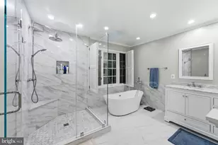 1172 Robindale Dr, Great Falls, VA 22066 - Photo 4