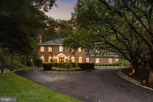 1172 Robindale Dr, Great Falls, VA 22066 - Photo 1