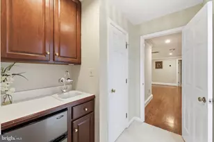 1172 Robindale Dr, Great Falls, VA 22066 - Photo 68