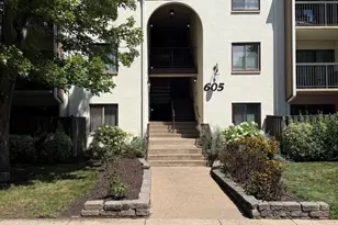 605 Center St, Herndon, VA 20170 - Photo 4