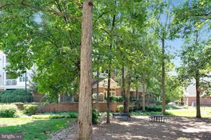 2204 Westcourt Ln, Herndon, VA 20170 - Photo 20