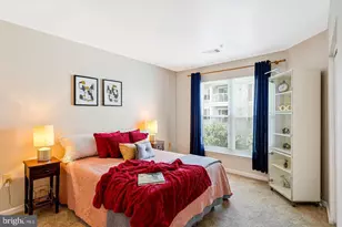 2204 Westcourt Ln, Herndon, VA 20170 - Photo 12