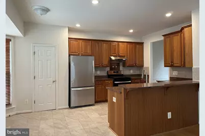 13031 Rose Petal Circle, Herndon, VA 20171 - Photo 4