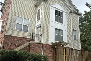 13031 Rose Petal Cir, Herndon, VA 20171 - Photo 2