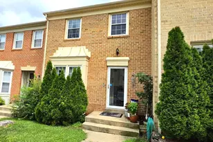 9731 Lakepointe Dr, Burke, VA 22015 - Photo 1