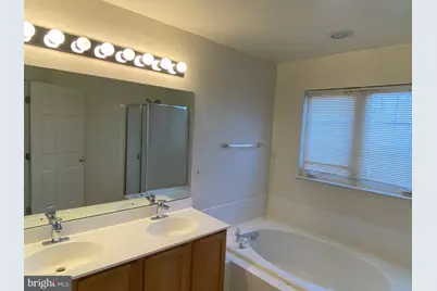 2560 Belcroft Place, Herndon, VA 20171 - Photo 16