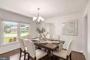 8902 Huxley Ct, Springfield, VA 22153 - Photo 2