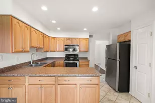8902 Huxley Ct, Springfield, VA 22153 - Photo 36