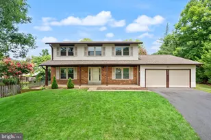 8902 Huxley Ct, Springfield, VA 22153 - Photo 22