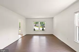 8902 Huxley Ct, Springfield, VA 22153 - Photo 16