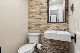 16701 Cedar Post Ct, Centreville, VA 20120 - Photo 24