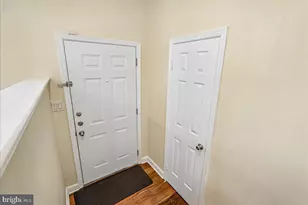 6777 Jenny Leigh Ct, Centreville, VA 20121 - Photo 4