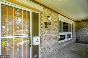 8527 Parliament Dr, Springfield, VA 22151 - Photo 2