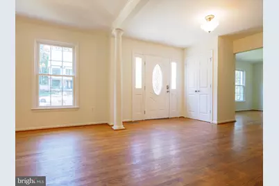 9614 Locust Hill Drive, Great Falls, VA 22066 - Photo 4