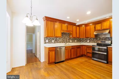 9614 Locust Hill Drive, Great Falls, VA 22066 - Photo 14