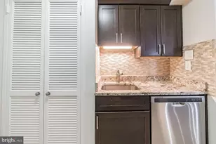 1808 Old Meadow Rd, McLean, VA 22102 - Photo 10