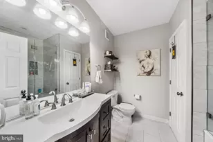 8850 Ashgrove House Ln, Vienna, VA 22182 - Photo 18