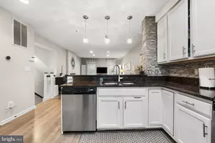 8850 Ashgrove House Ln, Vienna, VA 22182 - Photo 12