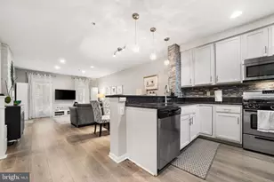 8850 Ashgrove House Ln, Vienna, VA 22182 - Photo 10